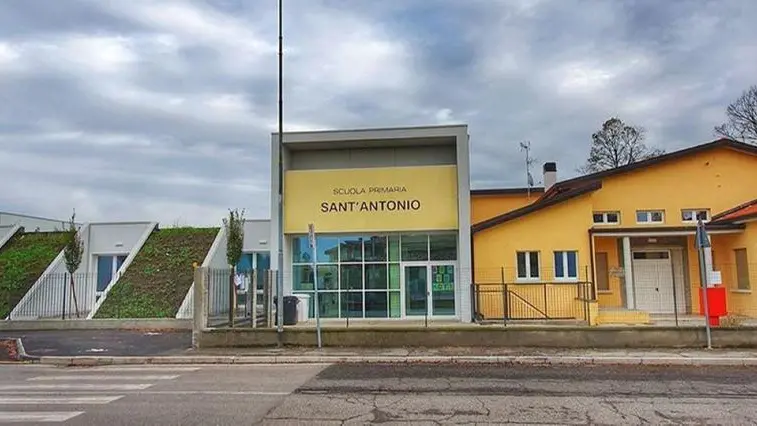 La scuola di Sant'Antonio a Montichiari - © www.giornaledibrescia.it