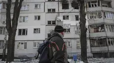 Palazzi devastati dai bombardamenti a Kharkiv - Foto Ansa/Epa/Vasilit Zhlobsky © www.giornaledibrescia.it