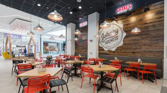 Johnny Rockets: la catena partita da Brescia si espande in Italia