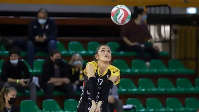 Anna Caneva protagonista nel successo della Valsabbina sul Pinerolo in gara-3 della finale play off per la promozione in A1
