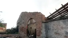 Tetti divelti e muri abbattuti dalla furia del vento il 19 settembre 2021 - © www.giornaledibrescia.it