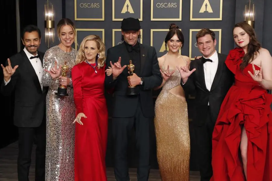 Il cast di «I segni del cuore – CODA» premiato alla 94esima edizione degli Oscar
