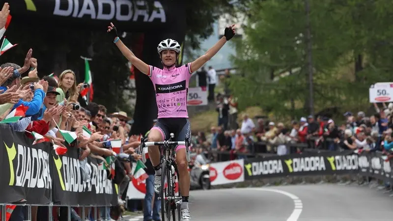 L'arrivo di Marianne Vos in una vecchia edizione del Giro Donne - © www.giornaledibrescia.it