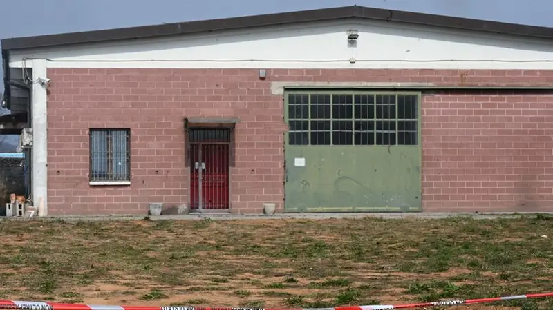 Il capannone dove sono scattati gli arresti a Cazzago - Foto Gabriele Strada /Neg © www.giornaledibrescia.it