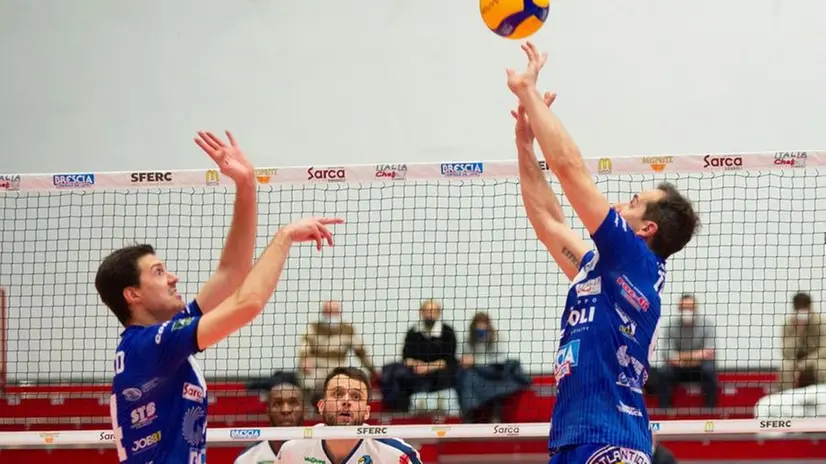 Tiberti ed Esposito in un attacco della Consoli - © www.giornaledibrescia.it