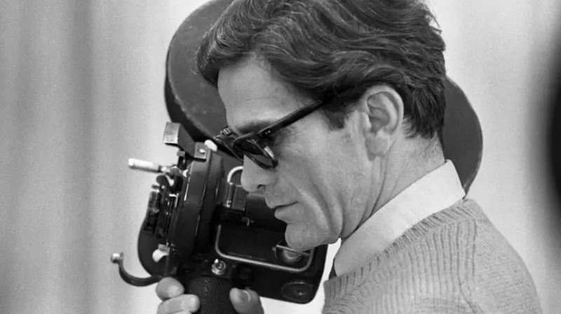 Da regista. Pasolini sul set di «Teorema» nel 1968 - Foto © Cineteca di Bologna / Angelo Novi