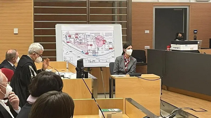 In aula, il medico legale Camilla Tettamenti - © www.giornaledibrescia.it