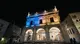La Loggia di Brescia, sede del municipio della città, illuminata con i colori della bandiera ucraina - © www.giornaledibrescia.it