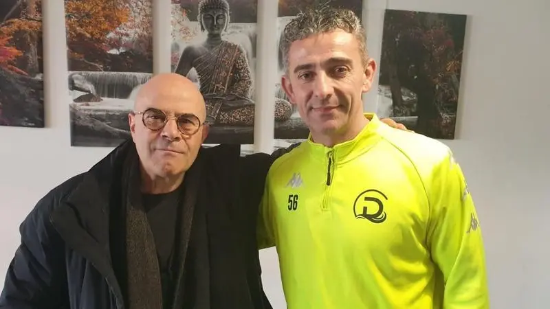Il nuovo allenatore Cristian Soave insieme al presidente biancazzurro Roberto Marai - © www.giornaledibrescia.it