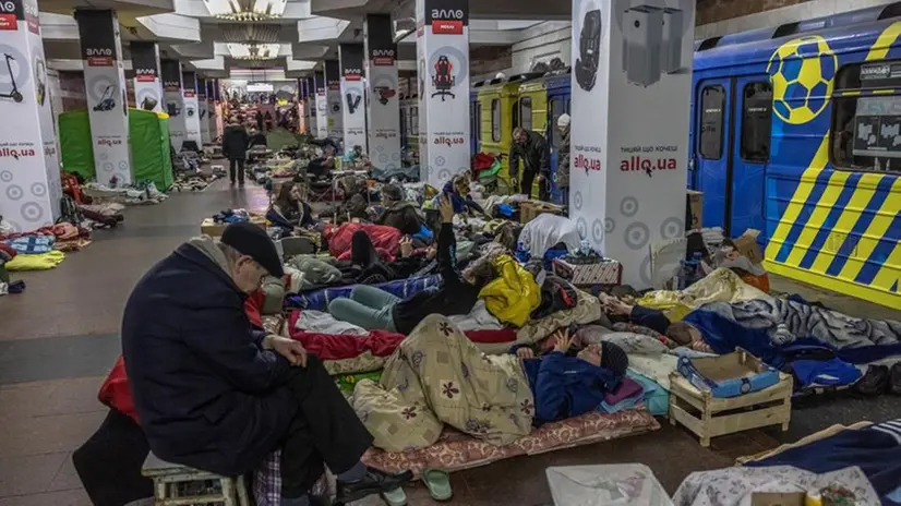 Una stazione a Kharkiv usata come rifugio per i civili - Foto Epa © www.giornaledibrescia.it