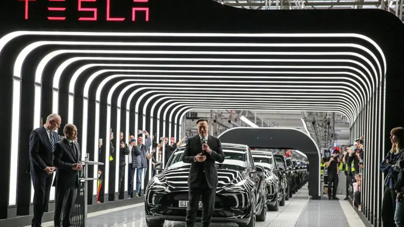 Elon Musk all'inaugurazione dello stabilimento Tesla in Germania - Foto Epa/Christian Marquardt © www.giornaledibrescia.it