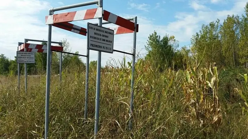 Uno dei piezometri collocati nella discarica della Vallosa di Passirano, che fa parte del Sin Caffaro - © www.giornaledibrescia.it