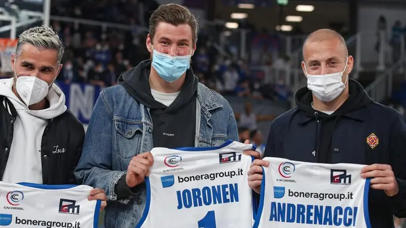 Giocatori del Brescia ospiti della Germani