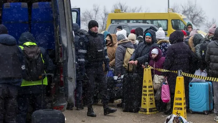 L’ex professore bresciano in fuga dall’Ucraina non potrà dimenticare le code di profughi in cerca di salvezza - © www.giornaledibrescia.it