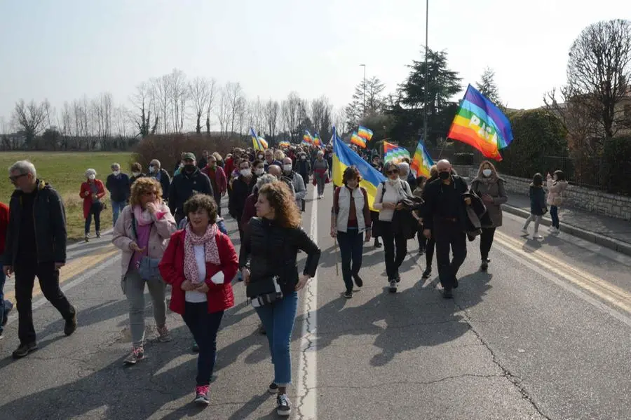 La marcia per la pace di domenica 20 marzo 2022 a Caionvico