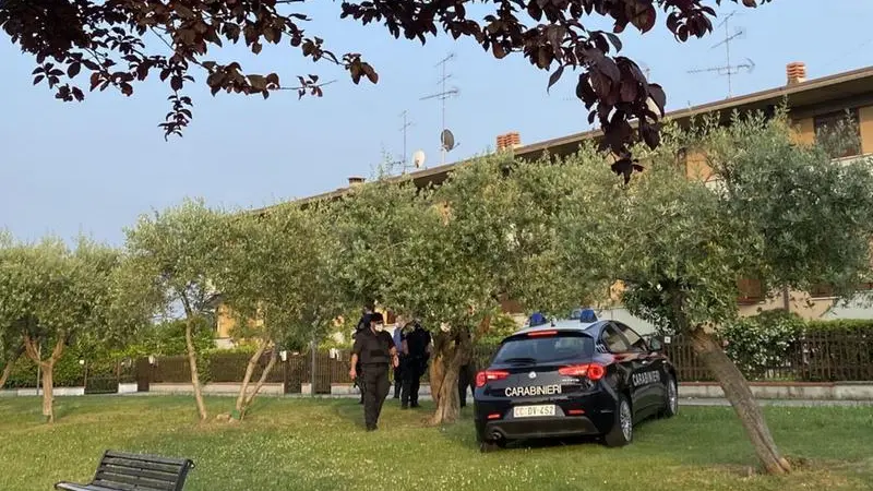 Carabinieri impegnati nelle ricerche (foto d'archivio) - © www.giornaledibrescia.it