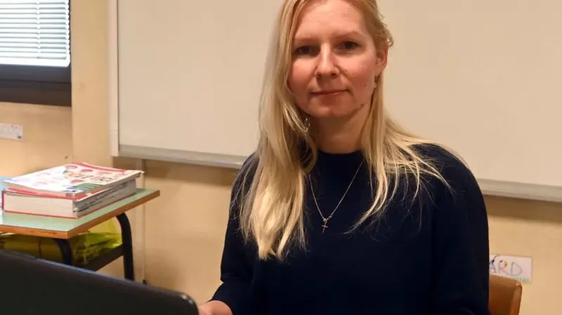 Maestra Tania si collega con la sua classe - Marco Ortogni/Neg © www.giornaledibrescia.it