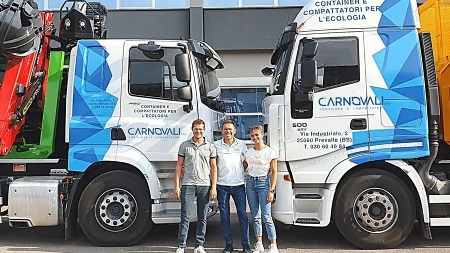 La famiglia Carnovali, Ruggero con i figli Michele e Paola