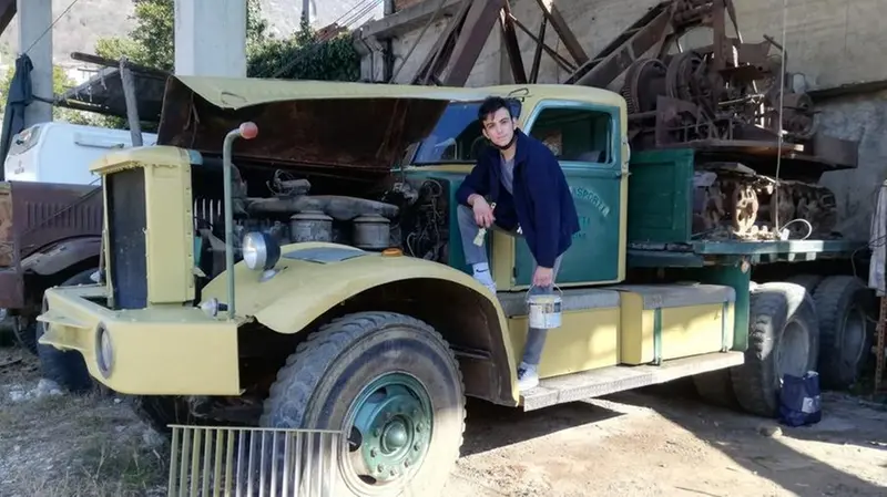Il mezzo degli anni ’30,  primo camion a salire nelle cave - © www.giornaledibrescia.it