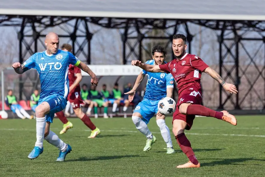 Il derby allo stadio Tassara tra Breno e Desenzano Calvina