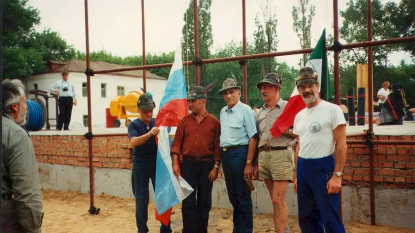 A Rossosch. Gli alpini (anche bresciani) 30 anni fa costruirono un asilo - Foto © www.giornaledibrescia.it