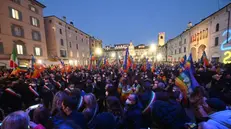 La manifestazione in piazza Loggia a sostegno dell'Ucraina del 28 febbraio - Foto Marco Ortogni/Neg © www.giornaledibrescia.it