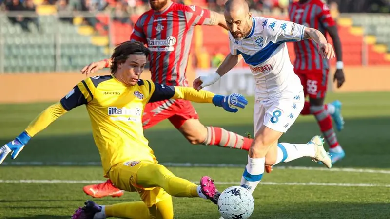 Occasione sprecata da Palacio, solo davanti a Carnesecchi