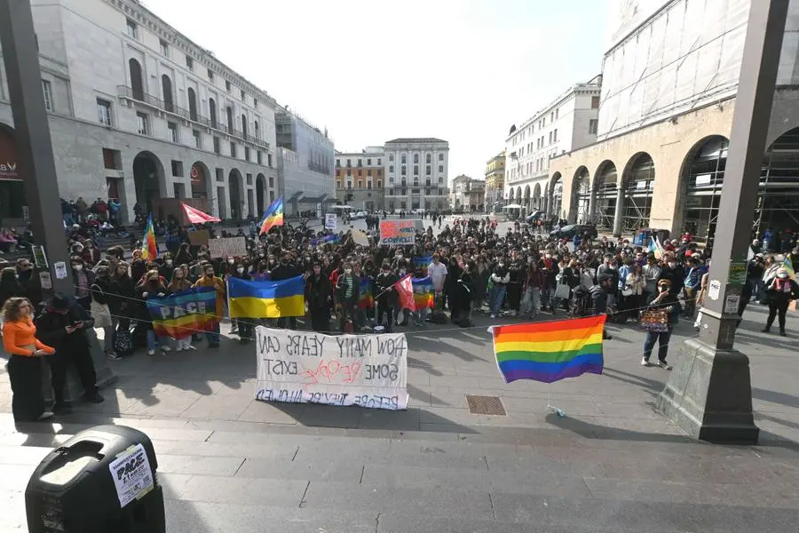 La manifestazione per la pace in Ucraina a Brescia