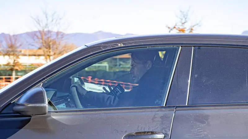 Pippo Inzaghi entra in auto lunedì pomeriggio al campo di allenamento di Torbole - Foto New Reporter Nicoli © www.giornaledibrescia.it