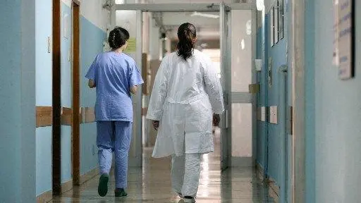 Il corridoio di un ospedale (archivio) - Foto © www.giornaledibrescia.it