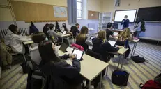 Studenti di un istituto superiore in classe - Foto Ansa © www.giornaledibrescia.it