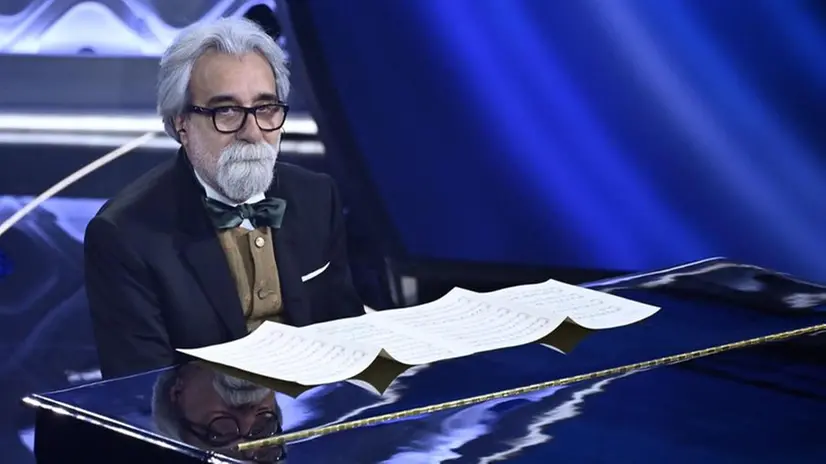 Beppe Vessicchio al pianoforte