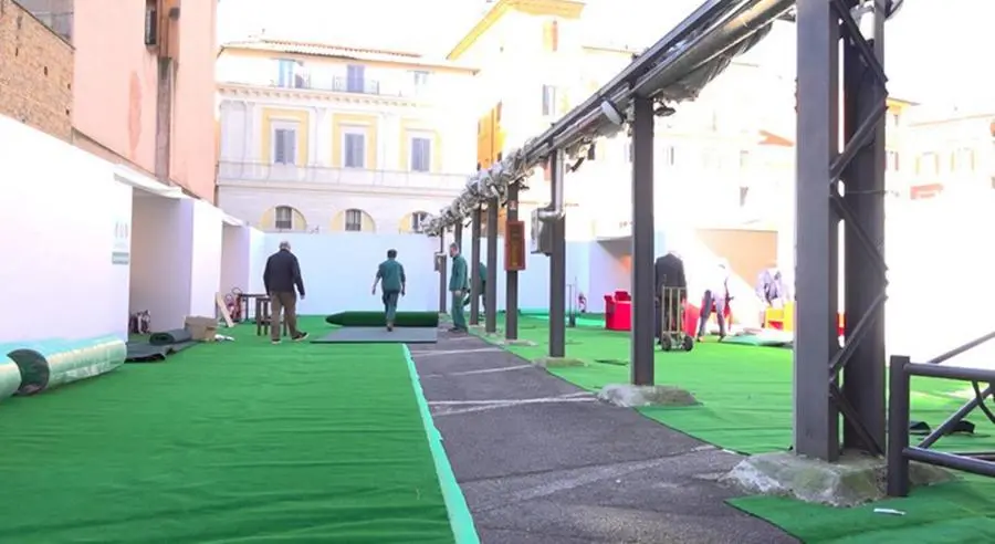 Montecitorio, i preparativi per il giuramento di Mattarella