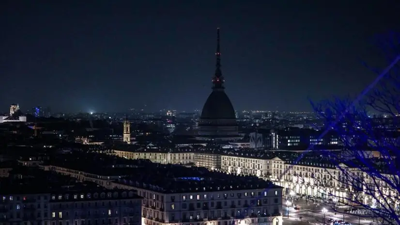 Torino, Roma, Napoli: luci spente per il caro bollette