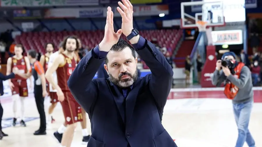 L’allenatore della Germani Pallacanestro Brescia Alessandro Magro: la sua squadra sta stupendo tutti gli addetti ai lavori
