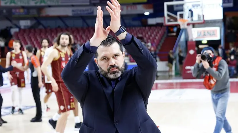 L’allenatore della Germani Pallacanestro Brescia Alessandro Magro: la sua squadra sta stupendo tutti gli addetti ai lavori