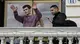 Blanco e Mahmood si affacciano dall'albergo per salutare i fan