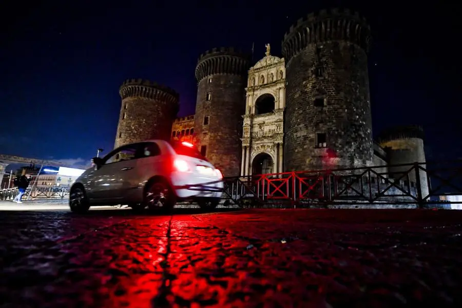 Torino, Roma, Napoli: luci spente per il caro bollette