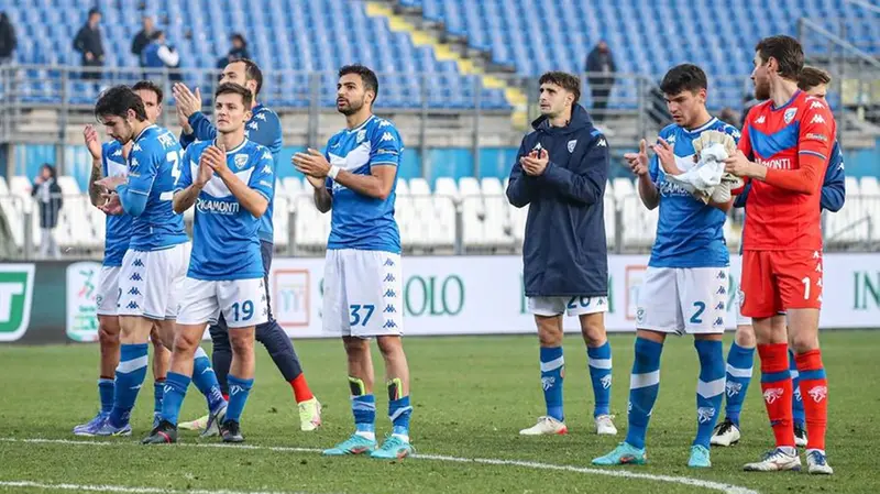 Le rondinelle ringraziano i tifosi a fine partita