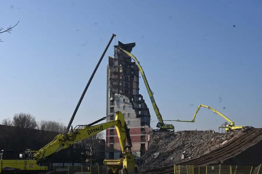 Torre Tintoretto: le ultime fasi della demolizione