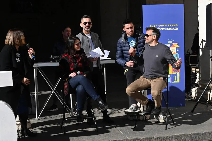 I festeggiamenti di Radio Bresciasette in piazza Loggia