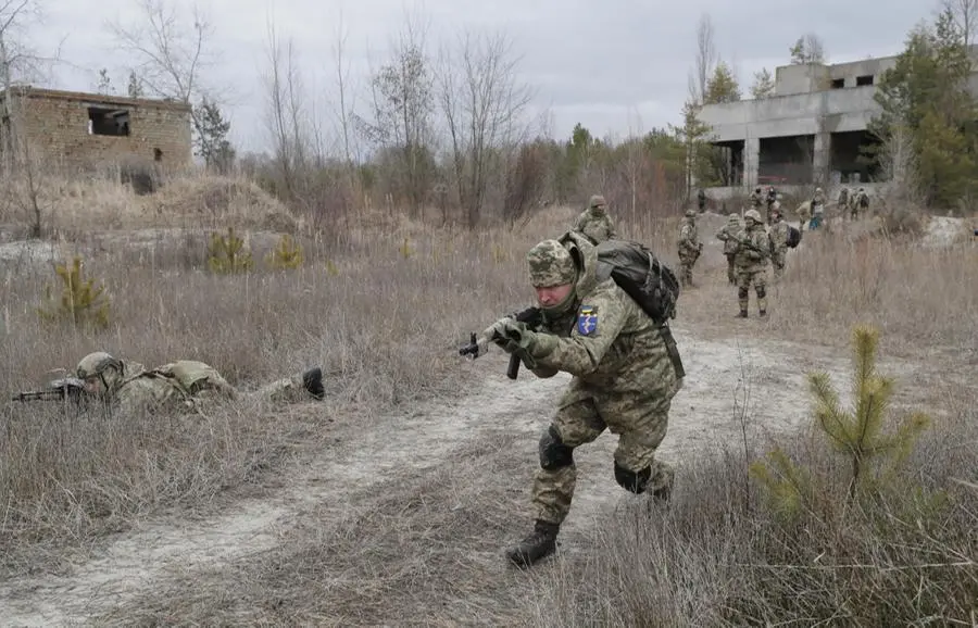 Ucraina, un addestramento di riservisti dell'esercito di Kiev