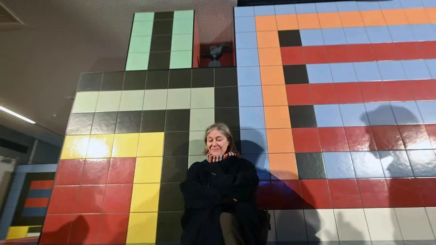 La panchina installazione alla stazione Vittoria