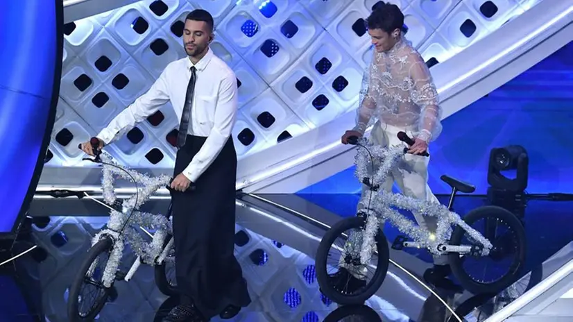 Blanco e Mahmood sul palco per l'ultima sera