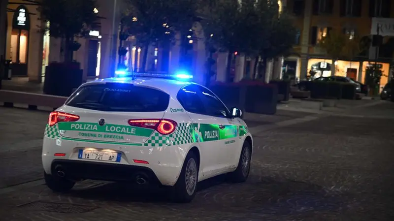 Una pattuglia della Polizia locale di Brescia - Foto © www.giornaledibrescia.it