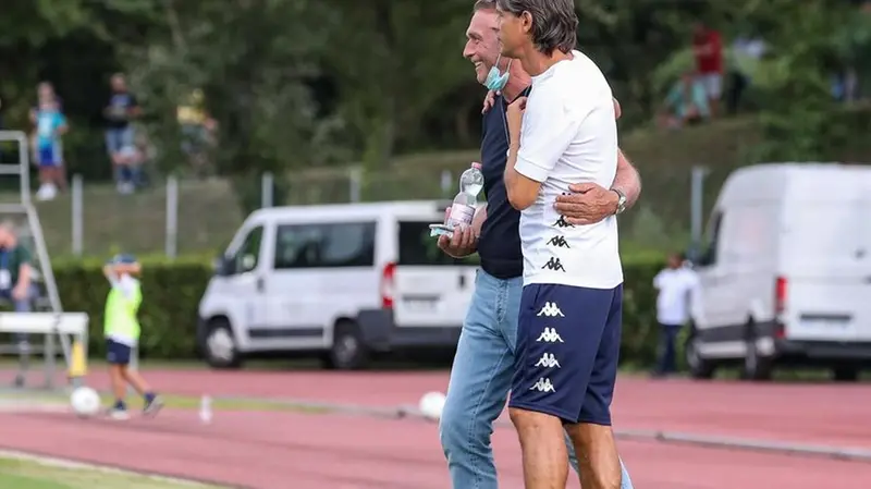 C’è da ripartire su nuove basi. Un abbraccio estivo Cellino-Inzaghi