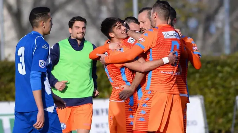 Serie D, Desenzano Calvina-Ponte San Pietro 4-2