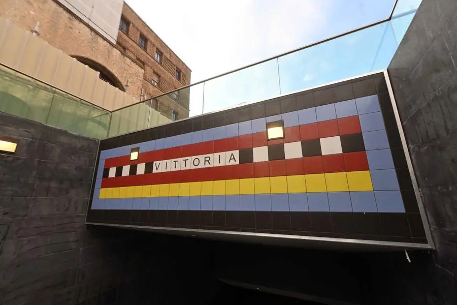 La nuova installazione della metro Vittoria