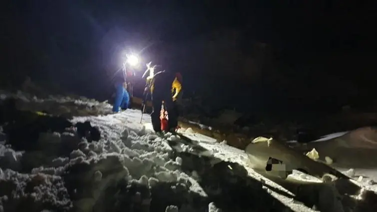 Le ricerche del Soccorso alpino valdostano - Foto Ansa/Soccorso alpino valdostano © www.giornaledibrescia.it