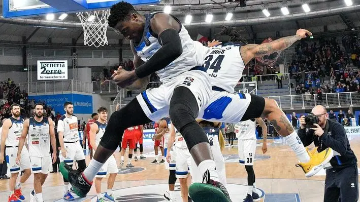 Awudu Abass segnò il canestro decisivo su assist «taglia campo» di David Moss